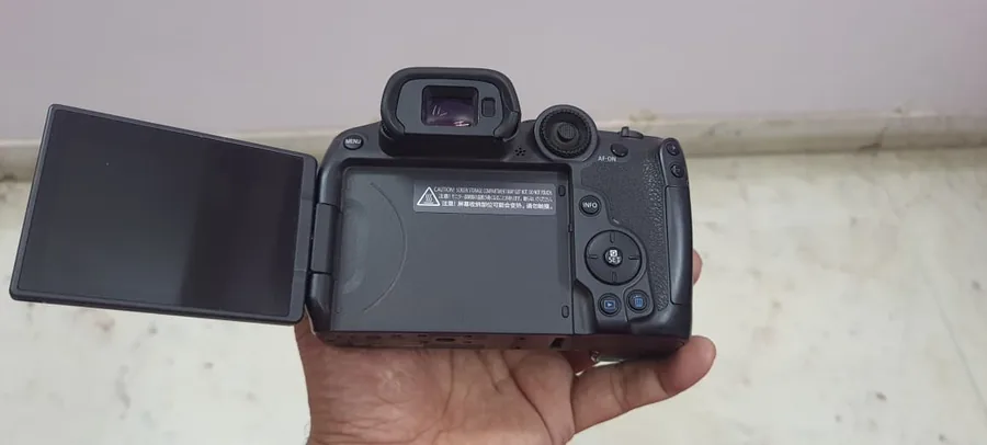 Canon EOS R7 — excellent condition